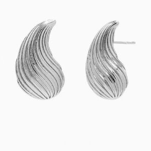 Adina Eden Ridged Shell Stud Earring NWT